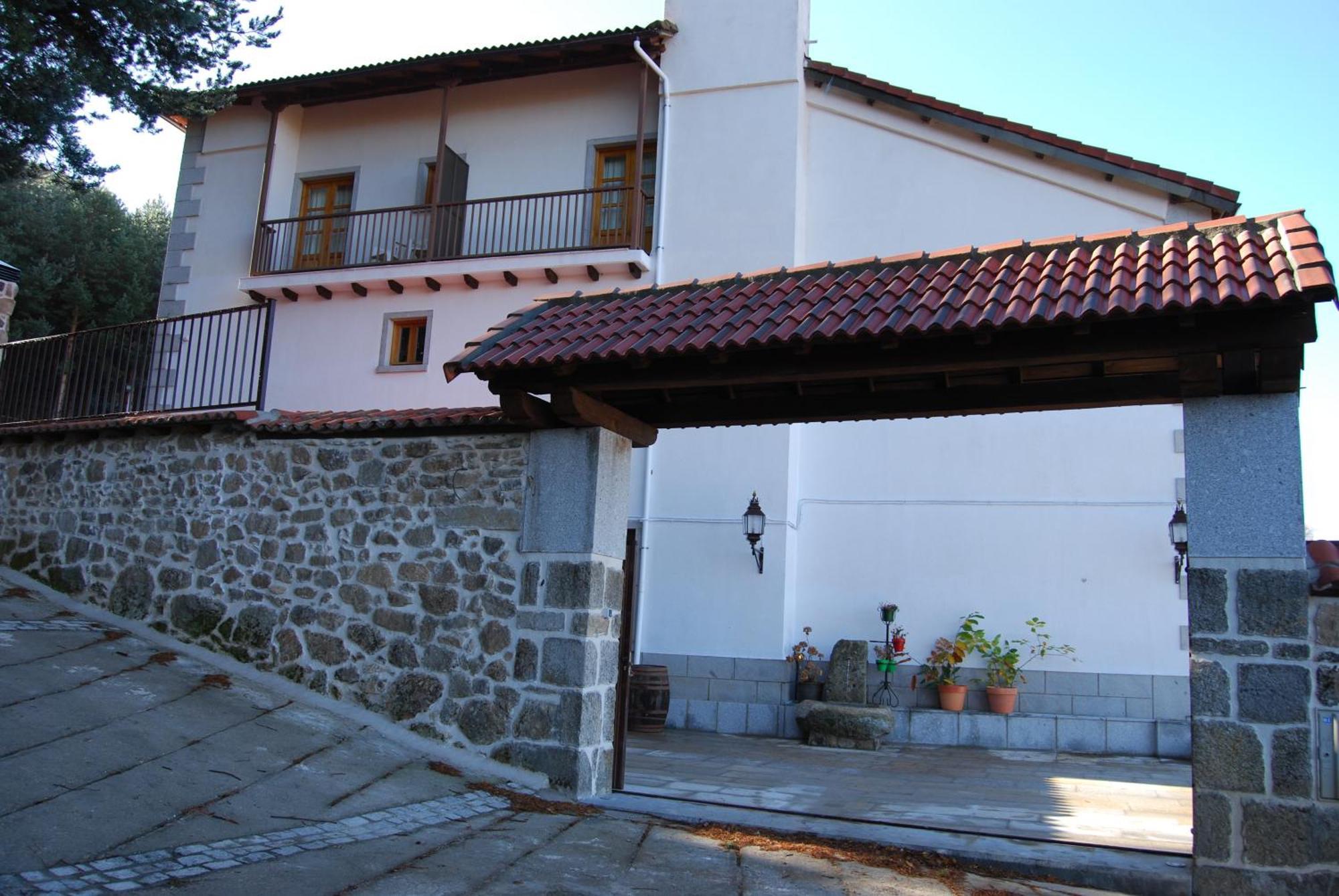 Hotel Cinco Castanos Candelario Exterior photo